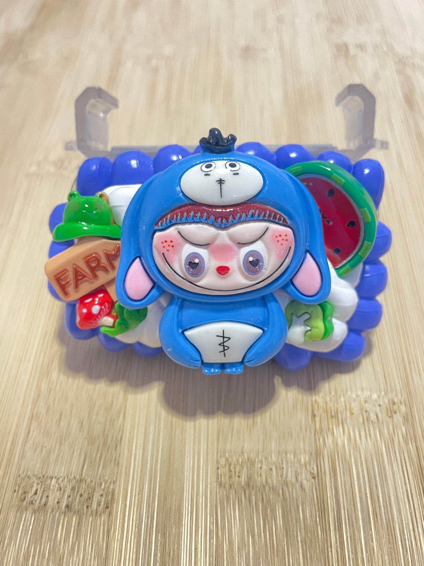 PHONE CLIP LUCKY BAGS 1 CHARM =1 free bag