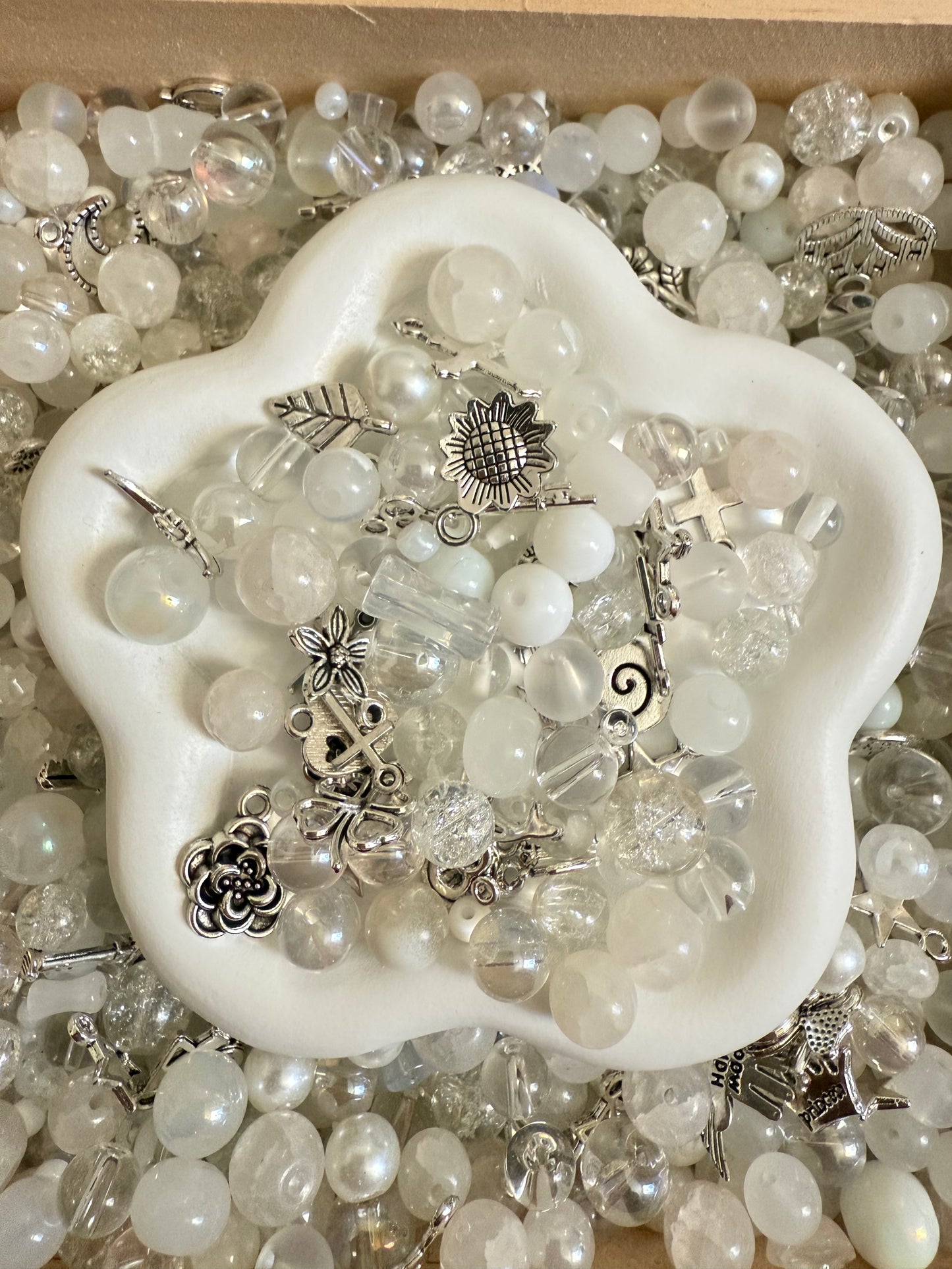 Frosty Whispers Glass Mix